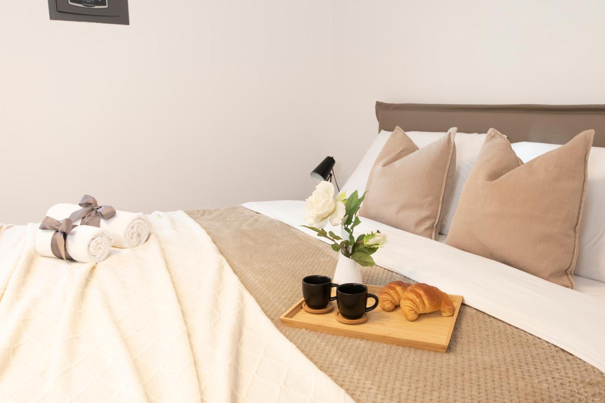 Ihost - Simonetta 7 * Milaan